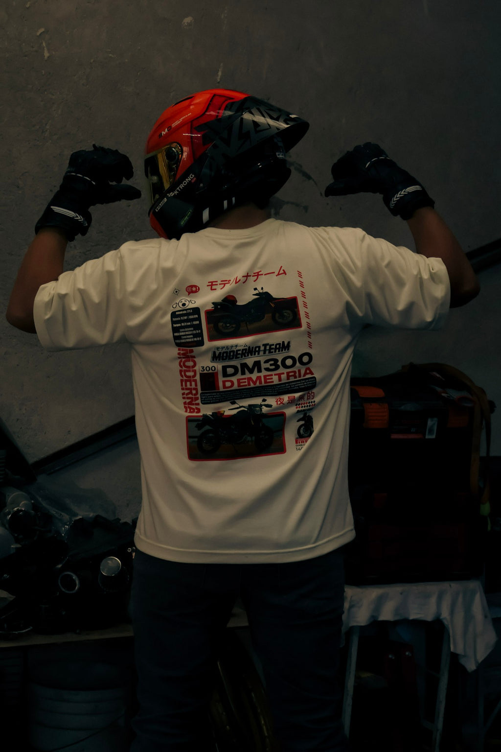 Playera oversize "Demetria" hueso